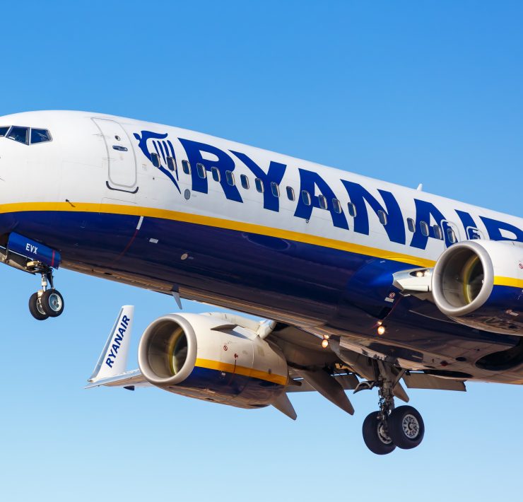 Ryanair operated Boeing 737 coming into land
