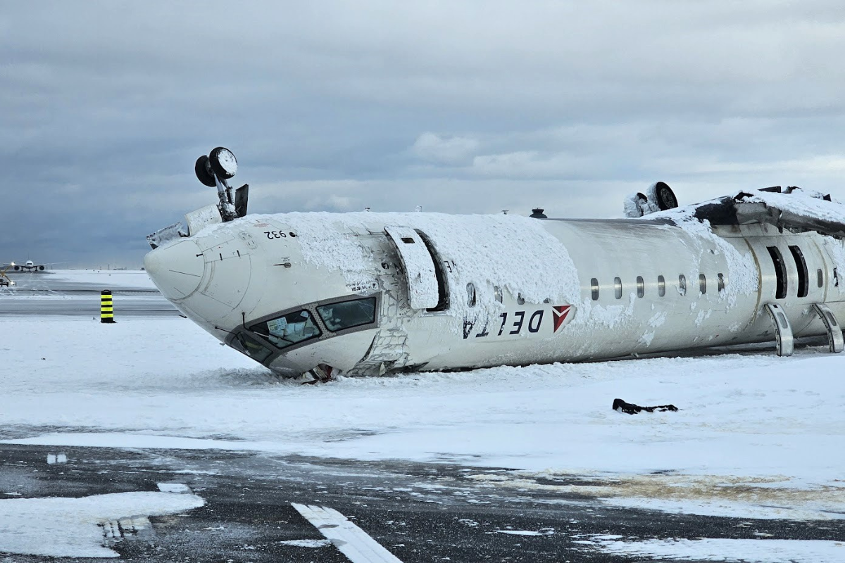 a plane that has been crashed in the snow